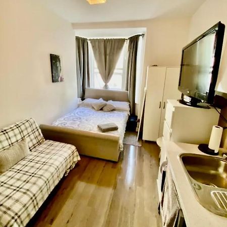 Modern Studio Apartment Sleeps 4 People Opposite Westfield Shepherds Bush Londýn Exteriér fotografie